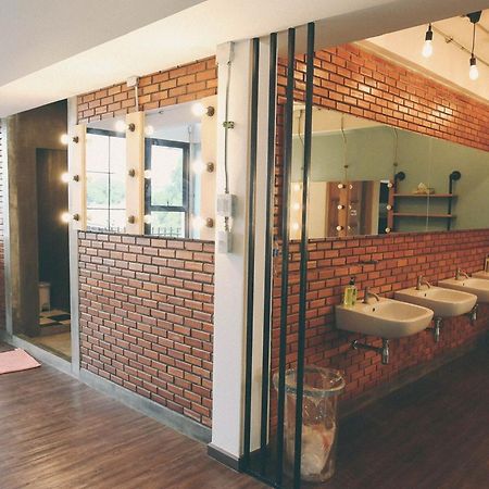 Vestique Hostel Чіангмай Екстер'єр фото