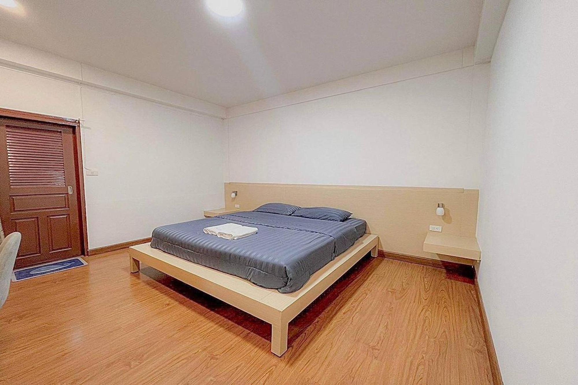Vestique Hostel Чіангмай Екстер'єр фото